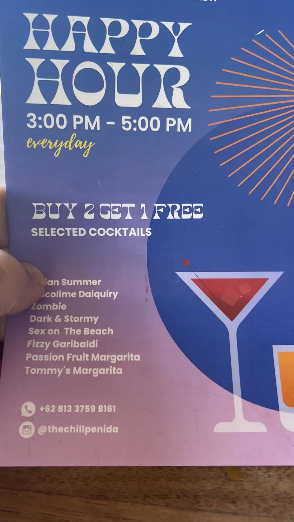 The Chill Penida happy hour sign, 3 pm to 5 pm