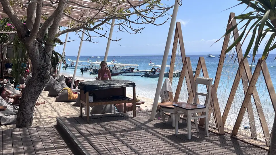 Mambo dive boats and beachfront deck