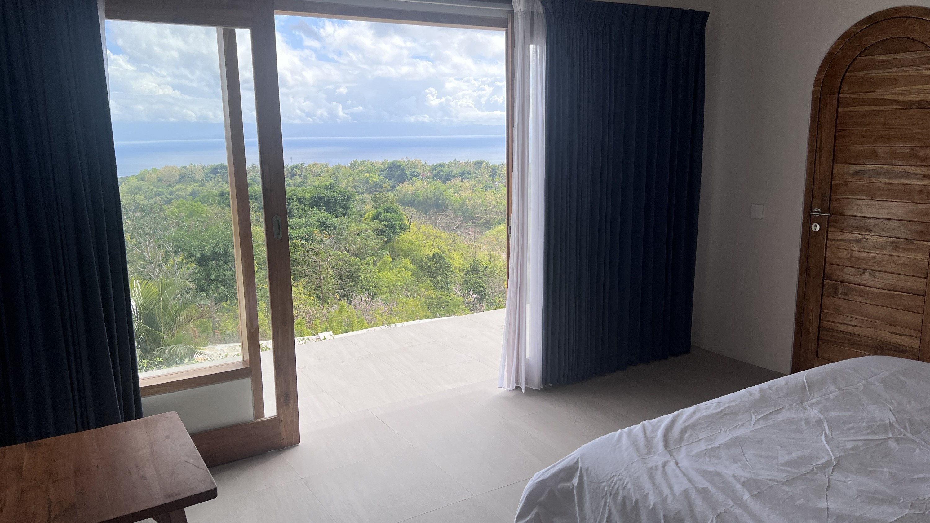 The lower bedroom opens into the living area also with fantastic views